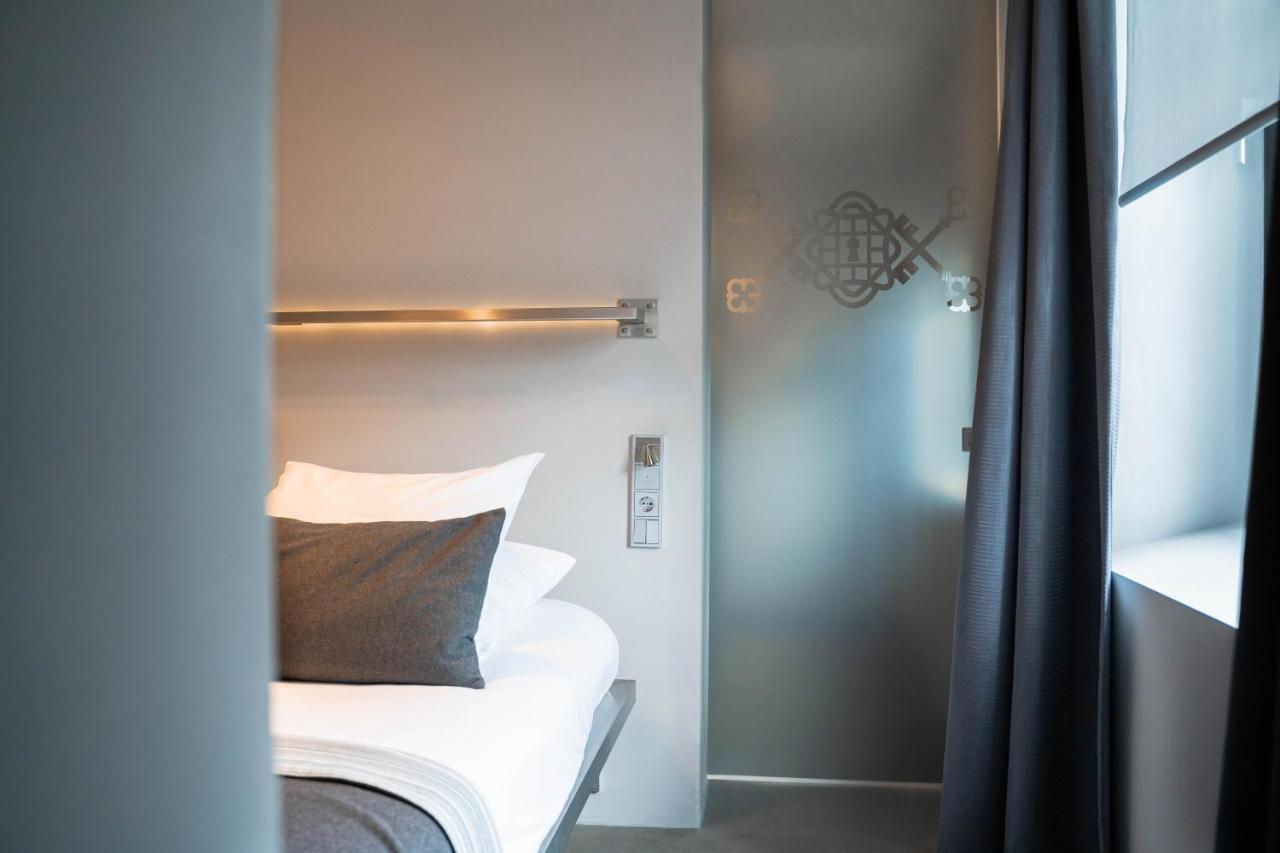 فندق هيت أريسثيس رورموند المظهر الخارجي الصورة A room at the hotel