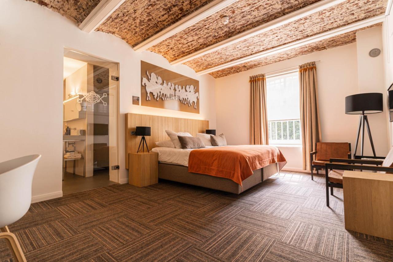 فندق هيت أريسثيس رورموند المظهر الخارجي الصورة A room at the hotel