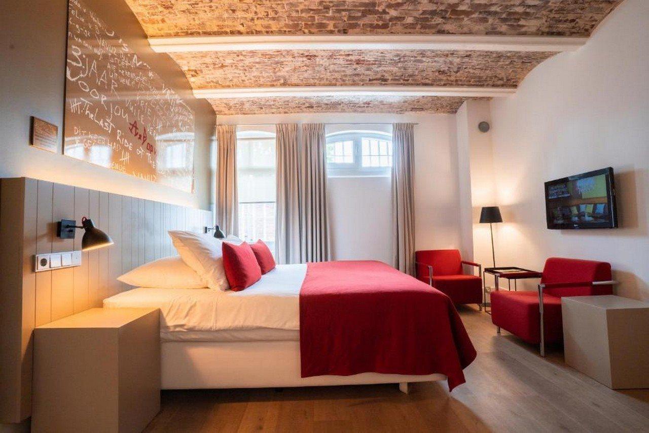 فندق هيت أريسثيس رورموند المظهر الخارجي الصورة A room at the hotel