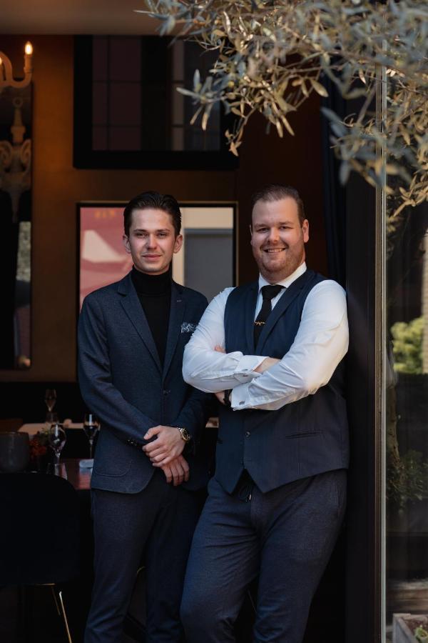 فندق هيت أريسثيس رورموند المظهر الخارجي الصورة The owners of the restaurant, 2019