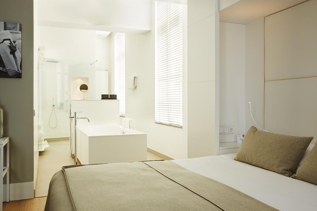 فندق هيت أريسثيس رورموند المظهر الخارجي الصورة A room at the hotel